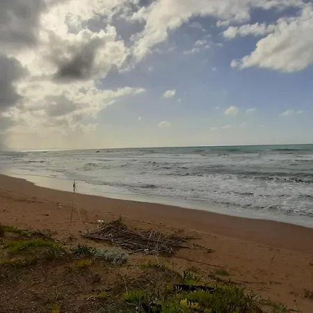 Nyaraló Asfendamos *