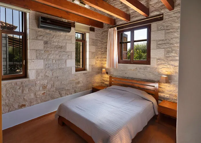 Asfendamos Nyaraló *